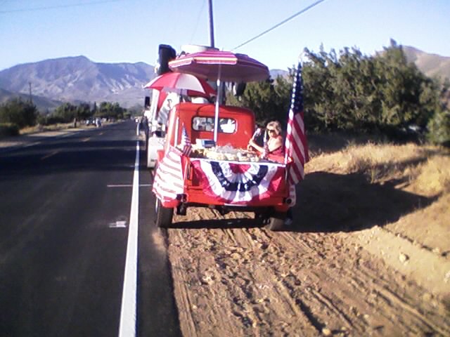 willys-parade-float